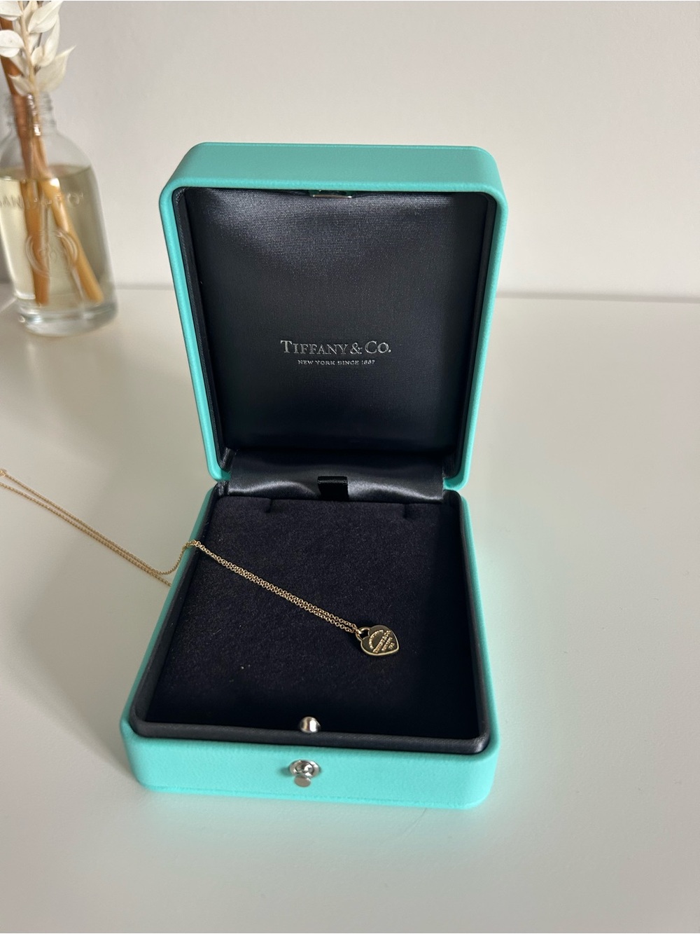 Tiffany & Co. Yellow Gold Mini Heart Pendant Necklace - Picture 4 of 6